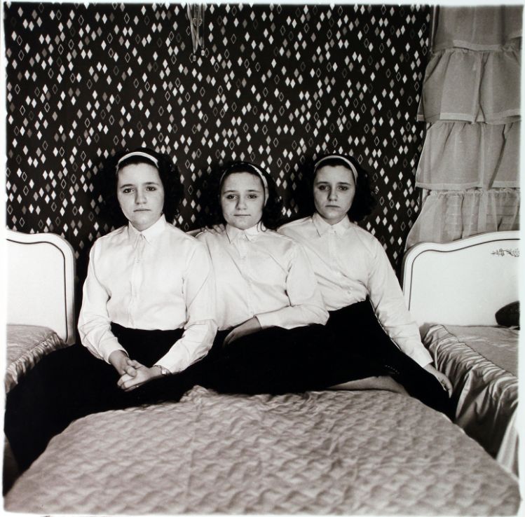TRIPLETS-IN-THEIR-BEDROOM-NEW-JERSEY-1963-by-DIANE-ARBUS-BHC1999