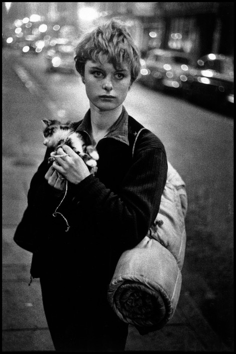 Bruce Davidson, Girl with Kitten, London, 1960