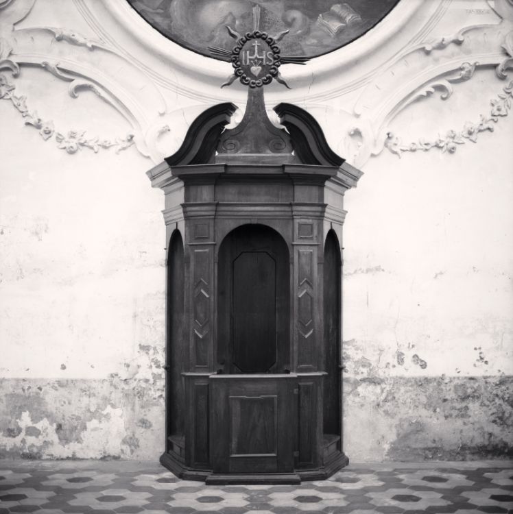 Confessional, Study 3, Chiesa Di Sant’andrea, Gualtieri, Reggio Emilia, Italy, 2008 Michael Kenna