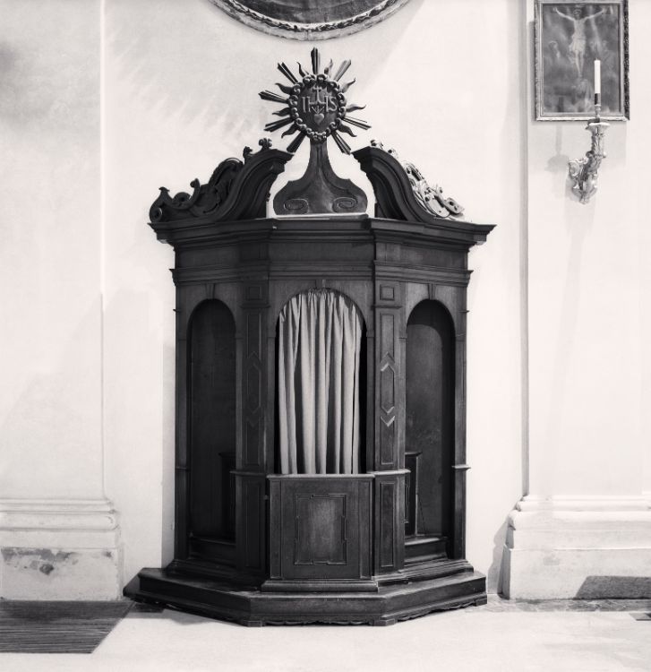 Confessional, Study 4, Chiesa Di Santo Stefano (Detta Collegiata), Novellara, Reggio Emilia, Italy, 2007 Michael Kenna