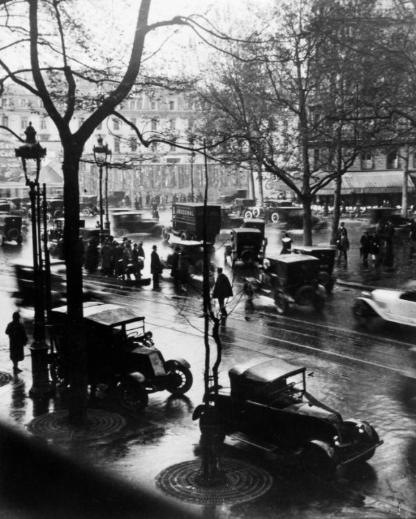 boulevard-malesherbes-at-midday-paris-1925-by-andr-kertsz-C31005