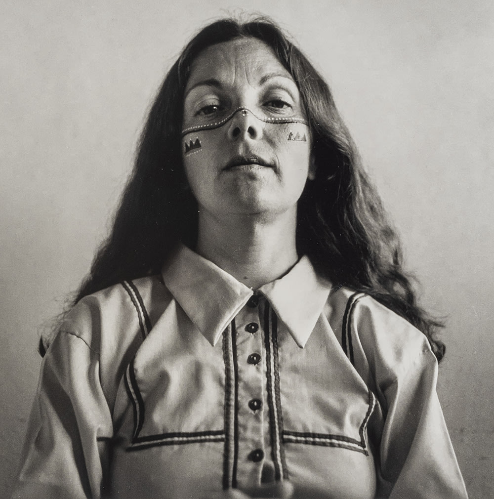 GRACIELA ITURBIDE Autorretrato como Seri [Self-Portrait as Seri], Sonoran Desert, 1979