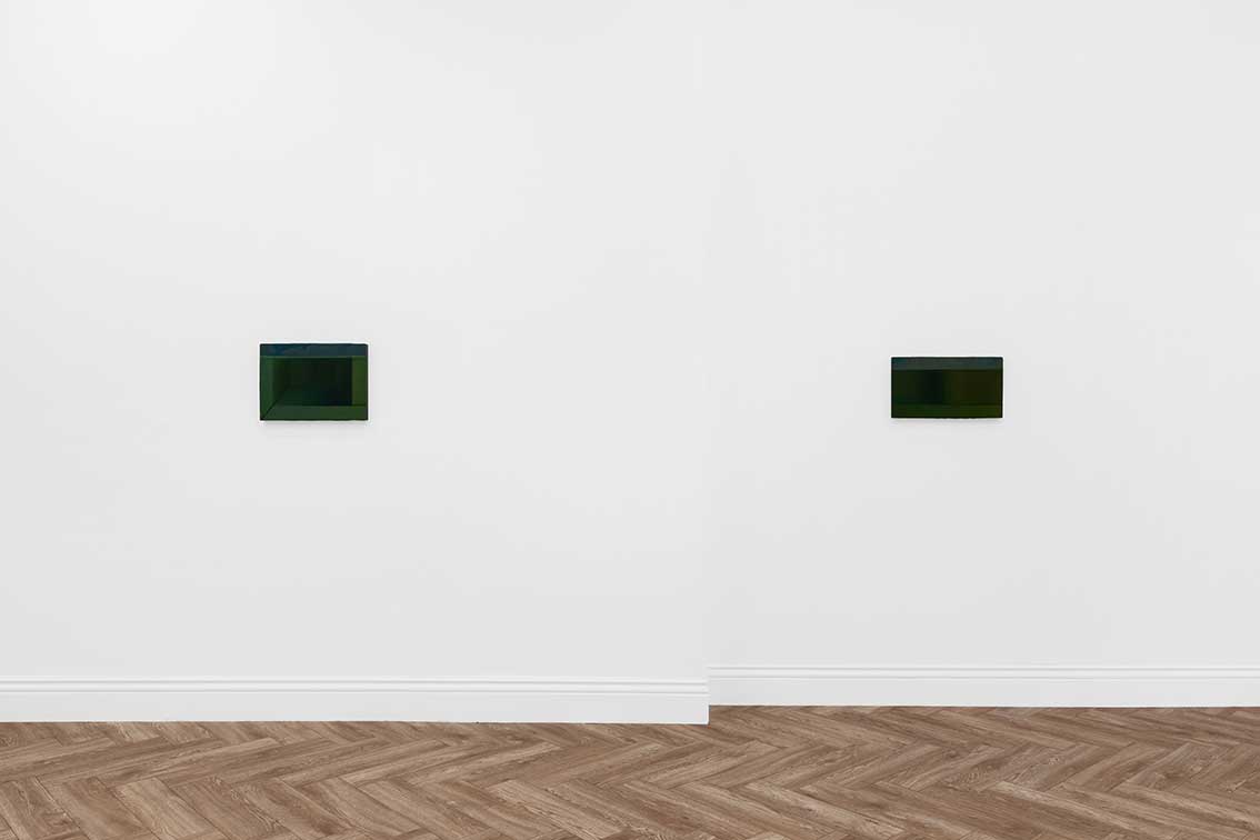 Sarah Schlesinger, Eye Level exhibition installation view at Huxley-Parlour, Maddox Street