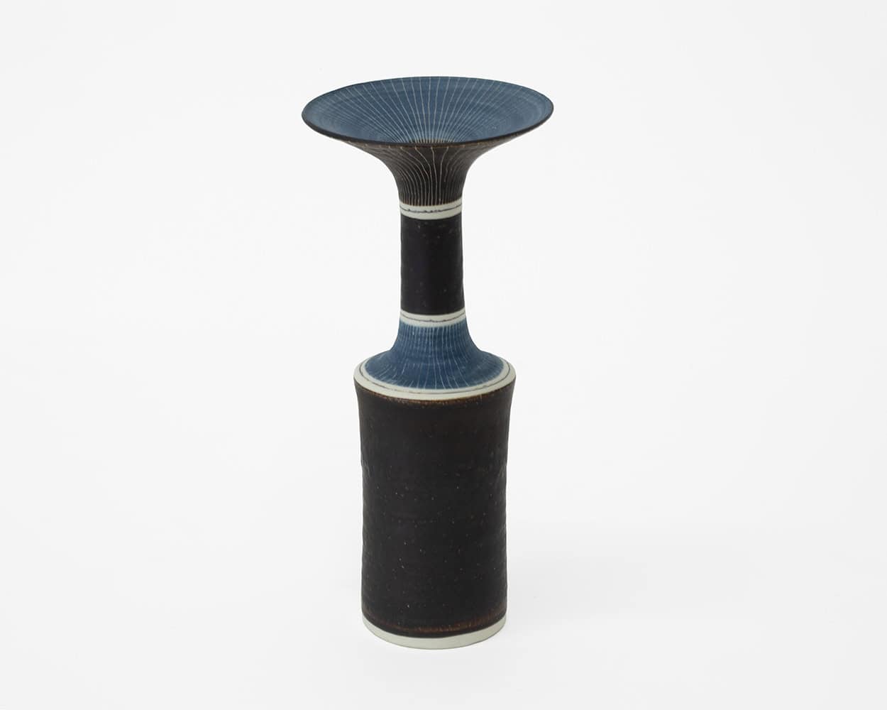 Lucie Rie, Vase with Flaring Rim, c. 1980, Huxley-Parlour, 25.04–31.05.25
