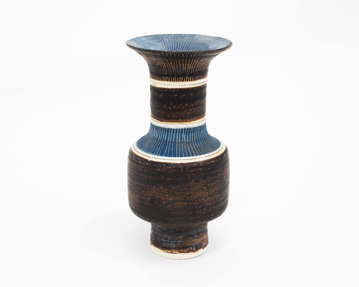 Lucie Rie, Bottle Vase, 1979, Huxley-Parlour, 25.04–31.05.25
