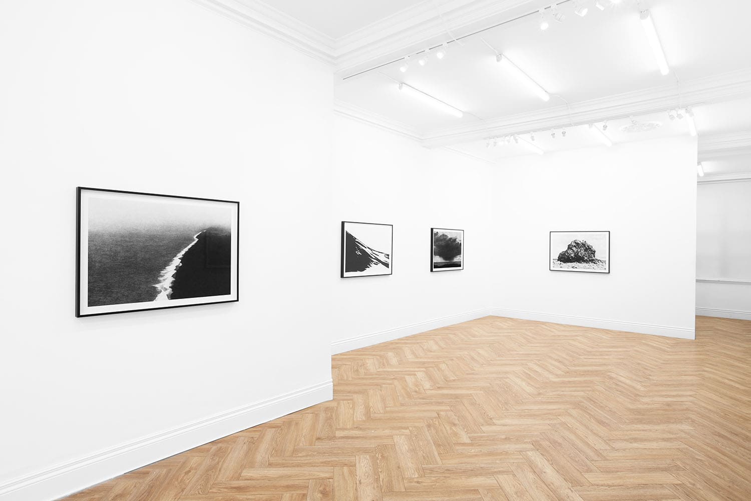 Jungjin Lee, Unseen, Installation view 6, Huxley-Parlour, 45 Maddox Street