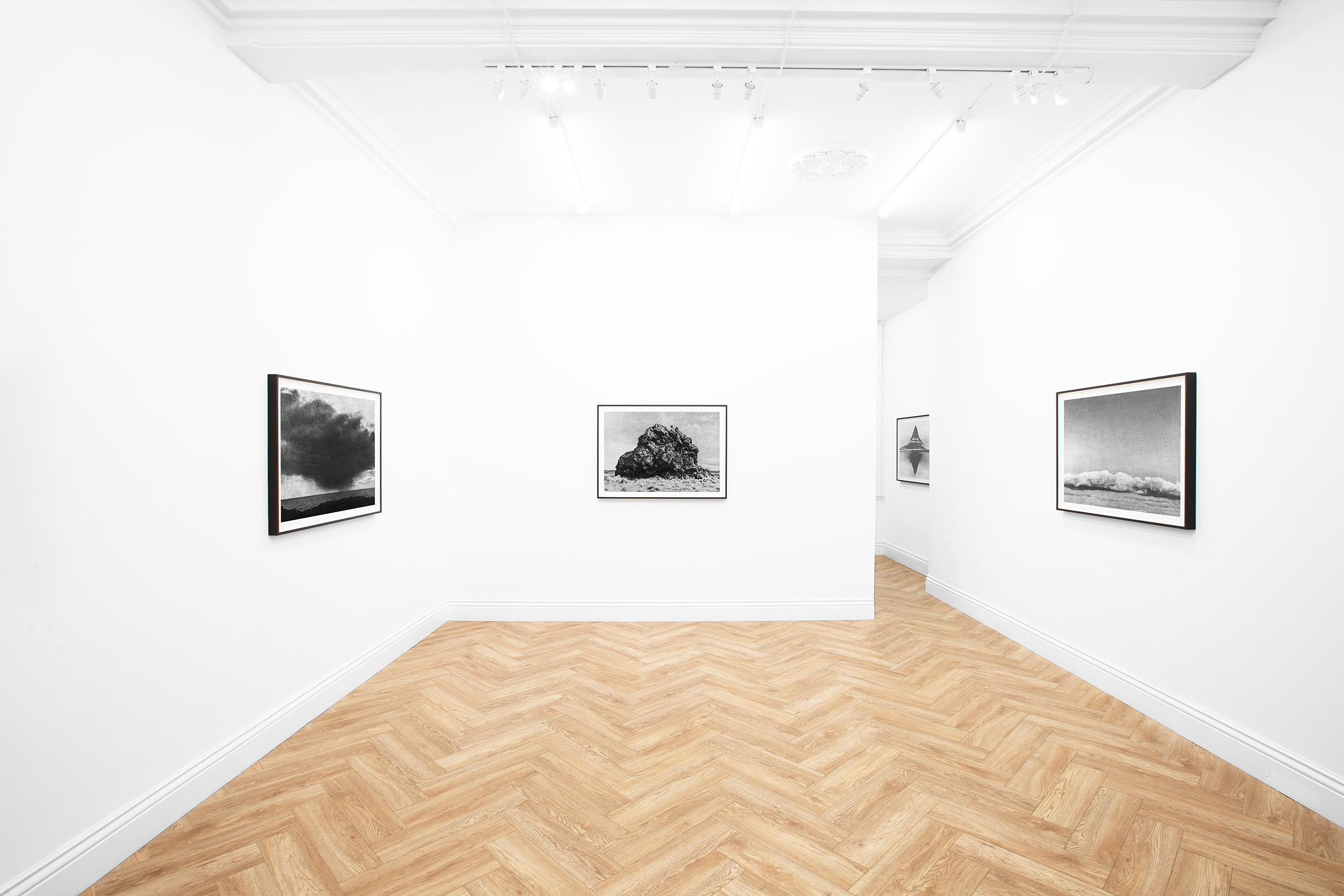 Jungjin Lee, Unseen, Installation view 1, Huxley-Parlour, 45 Maddox Street