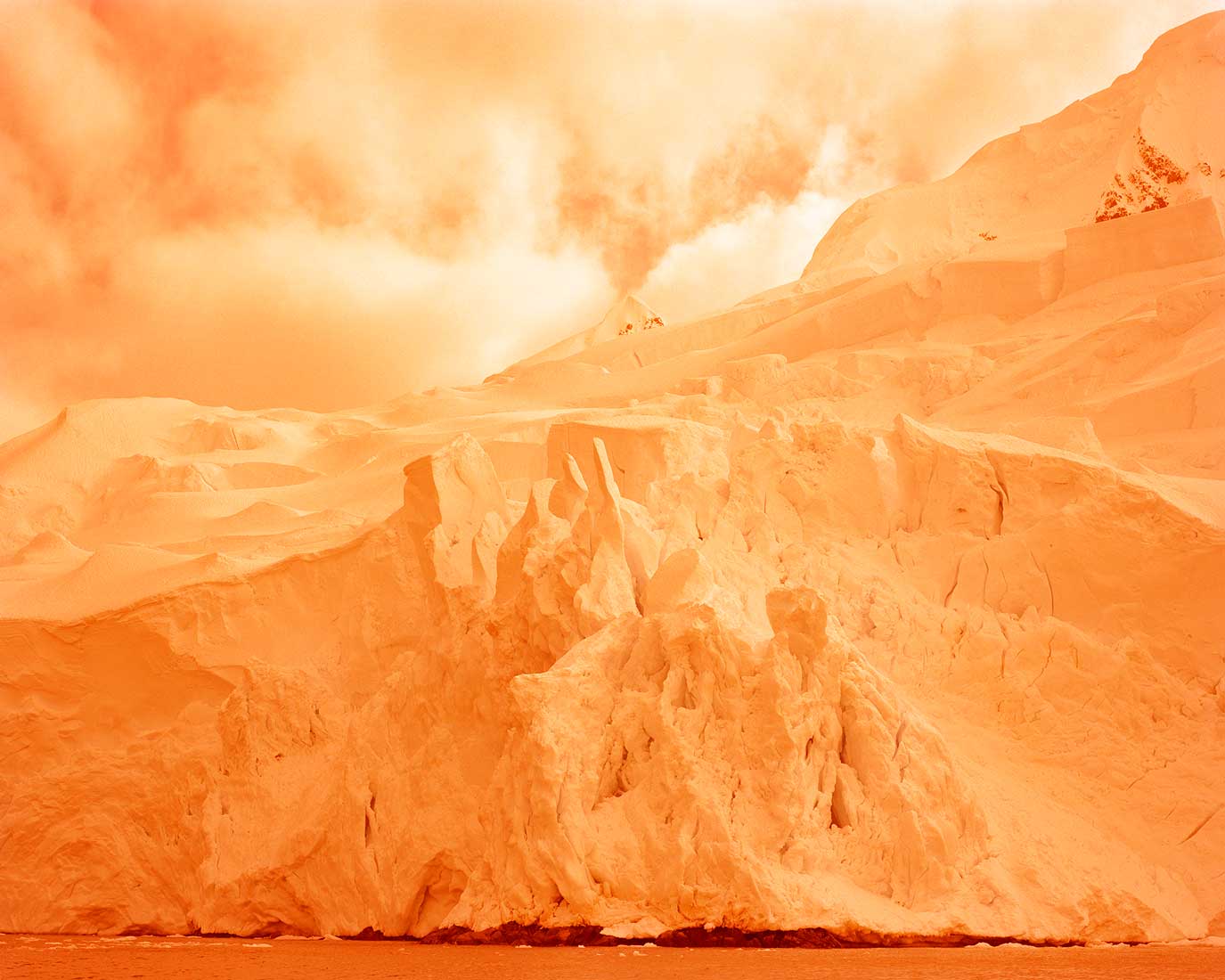 David Benjamin Sherry, Kingdom Come, (Glacier, Antarctica), 2025, Huxley-Parlour, 18.09–18.10.2025