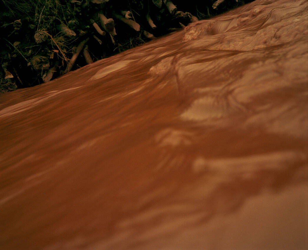 Jem Southam, Valley of the Barking Dogs, Brea Adit, 1982-1994, The Red River, 24.10–22.11.24
