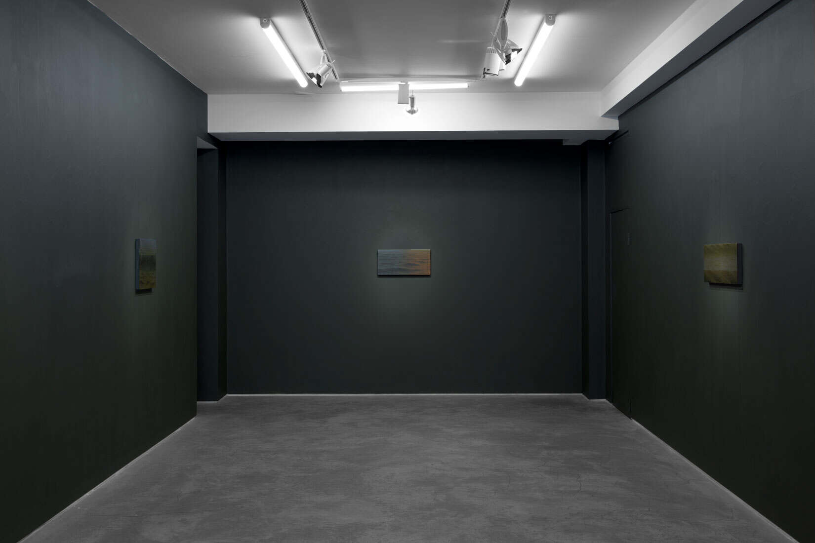 Install of Sarah Schlesinger exhibition 'Sight Line' at Huxley-Parlour gallery.